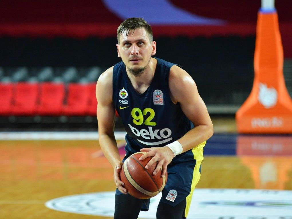 Fenerbahçe Beko, Edgaras Ulanovas'ı gönderdi