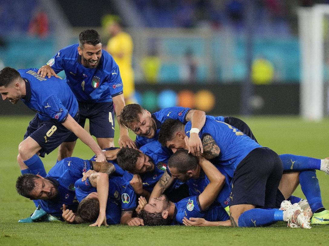 İtalya, İsviçre'ye acımadı, 2. Tur'a yükselmeyi garantiledi: 3-0 | EURO 2020 A Grubu