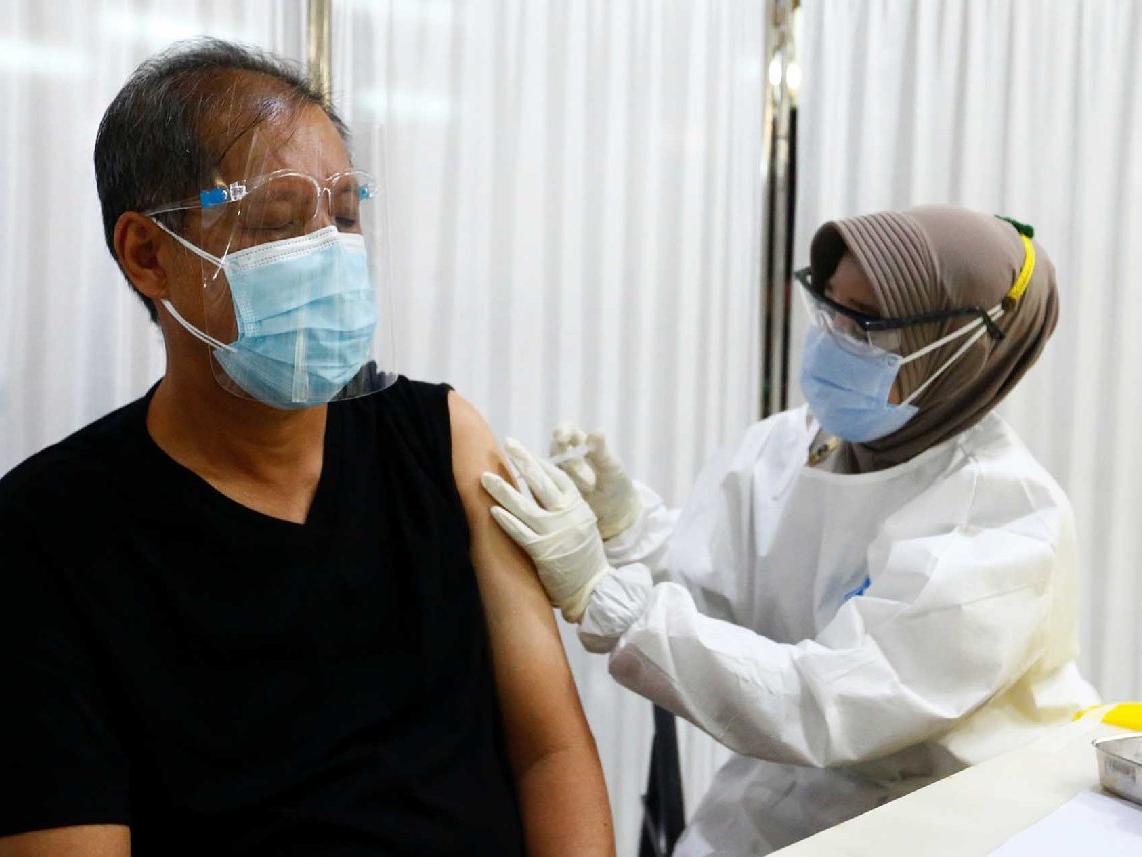 Endonezya'da Sinovac aşısı olan yüzlerce sağlık personeli corona virüsüne yakalandı