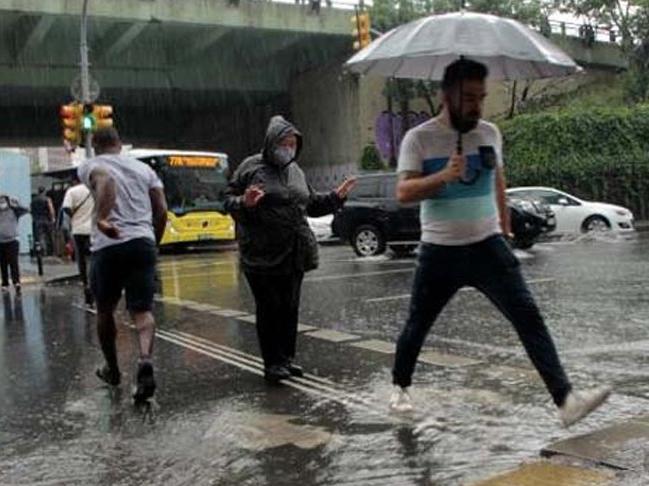 İstanbul'da 17 noktada su baskınına müdahale edildi