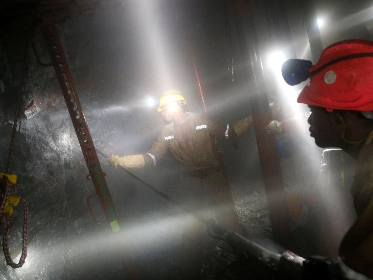 Peru'da madencileri taşıyan otobüs kaza yaptı: 27 ölü