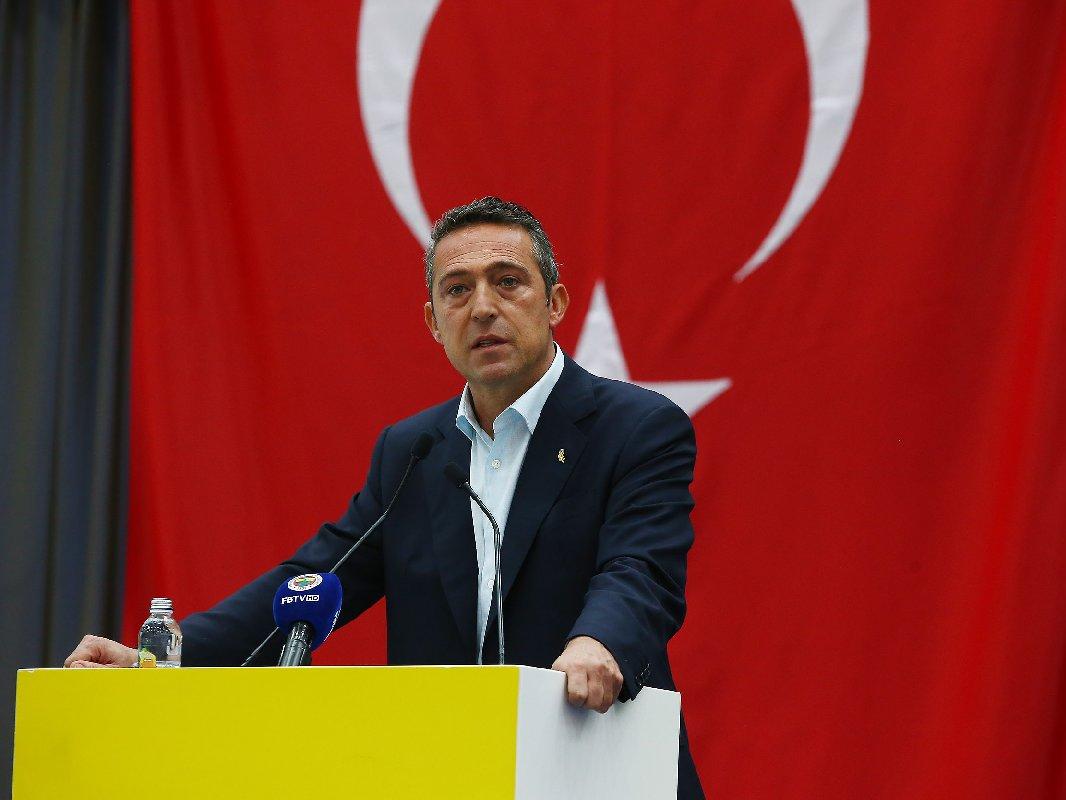 Fenerbahçe Başkanı Ali Koç yıldız golcüyle anlaştı