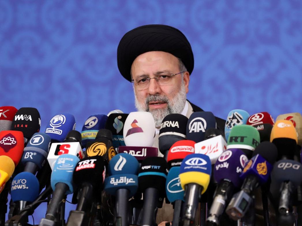 İran'ın yeni lideri Reisi seçim zaferinden sonra ilk kez konuştu: Önceliğim komşular