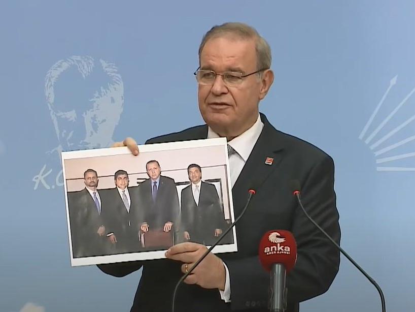 CHP'li Öztrak Erdoğan'ın o fotoğrafını gösterip sordu: Levon Termendzhyan nasıl Lev Aslan Dermen oldu?