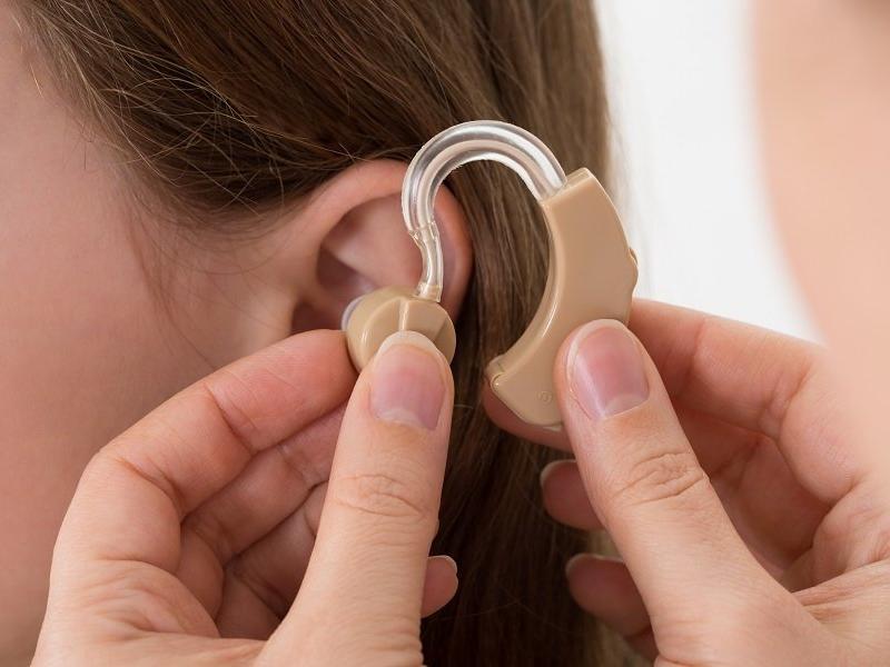 MHP'li Aycan: Kulak arkası cihaz ücretinin tamamını SGK karşılasın