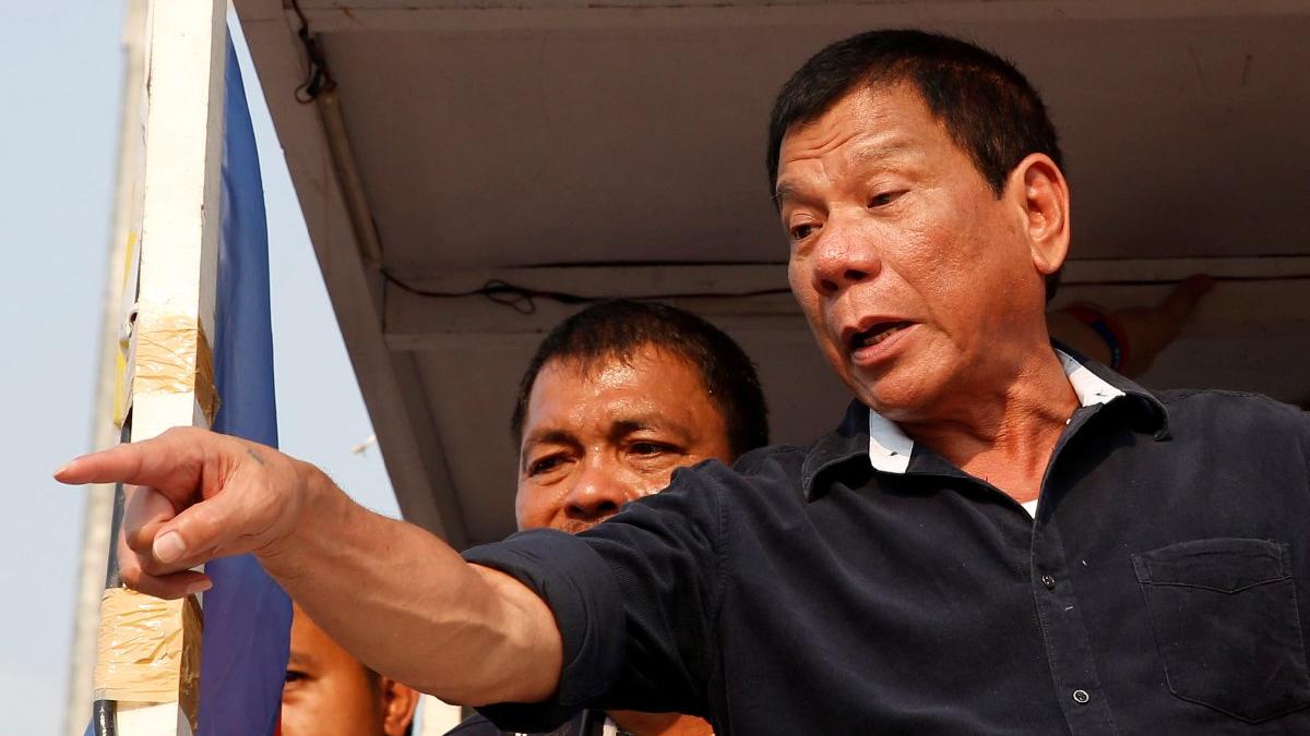Filipinler Devlet Başkanı Duterte ipin ucunu kaçırdı: Ya aşı ya da hapis