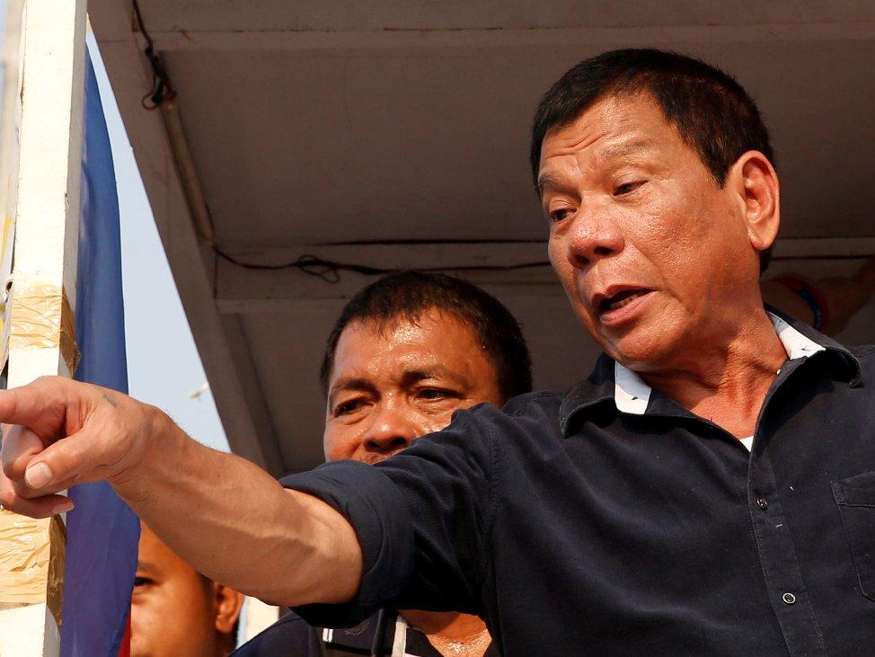Filipinler Devlet Başkanı Duterte ipin ucunu kaçırdı: Ya aşı ya da hapis