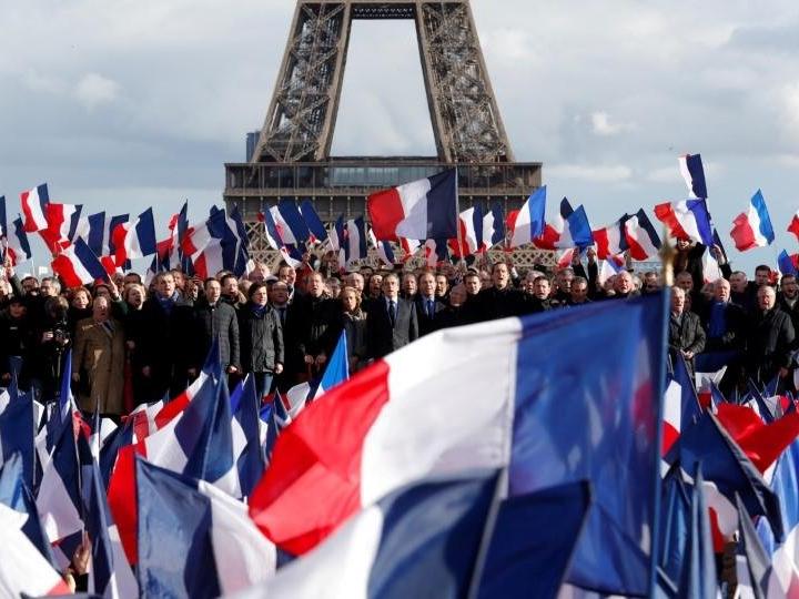 Fransa’da cumhurbaşkanlığı seçimlerinin Nisan 2022’de yapılması planlanıyor