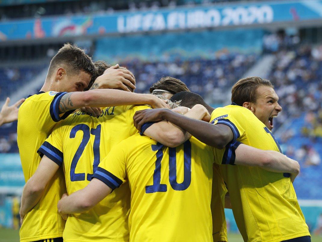 İsveç Polonya maçında gol düellosu! Uzatmada gelen liderlik