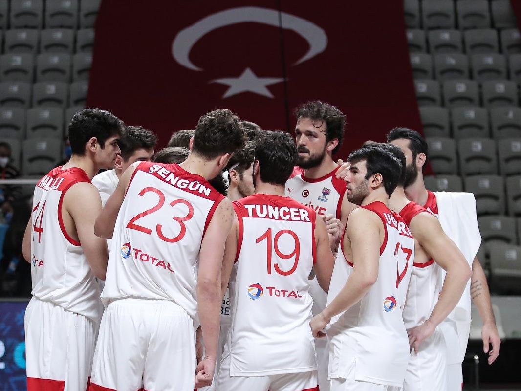 Türkiye A Milli Erkek Basketbol Takımı'nın Olimpiyat Elemeleri kadrosu belli oldu
