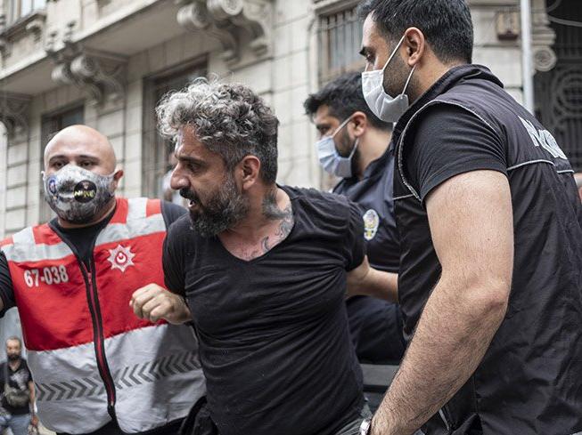 Basın Konseyi: AFP muhabiri Bülent Kılıç'a polis şiddetini kınıyoruz