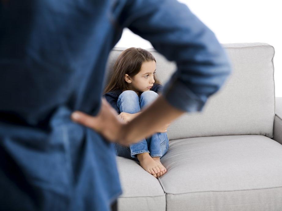 Fiziksel cezalar çocukların davranışlarını daha da olumsuz etkiliyor