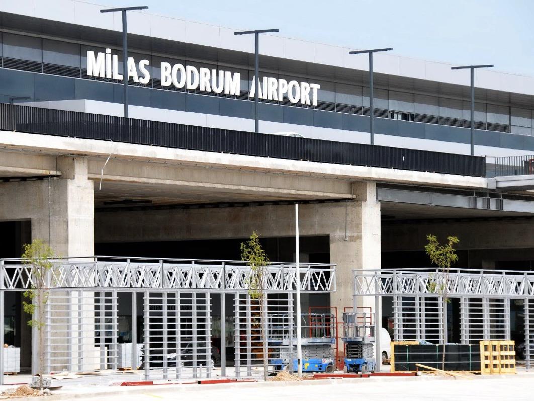Milas-Bodrum Havalimanı'ndaki kablo yangını seferleri etkiledi