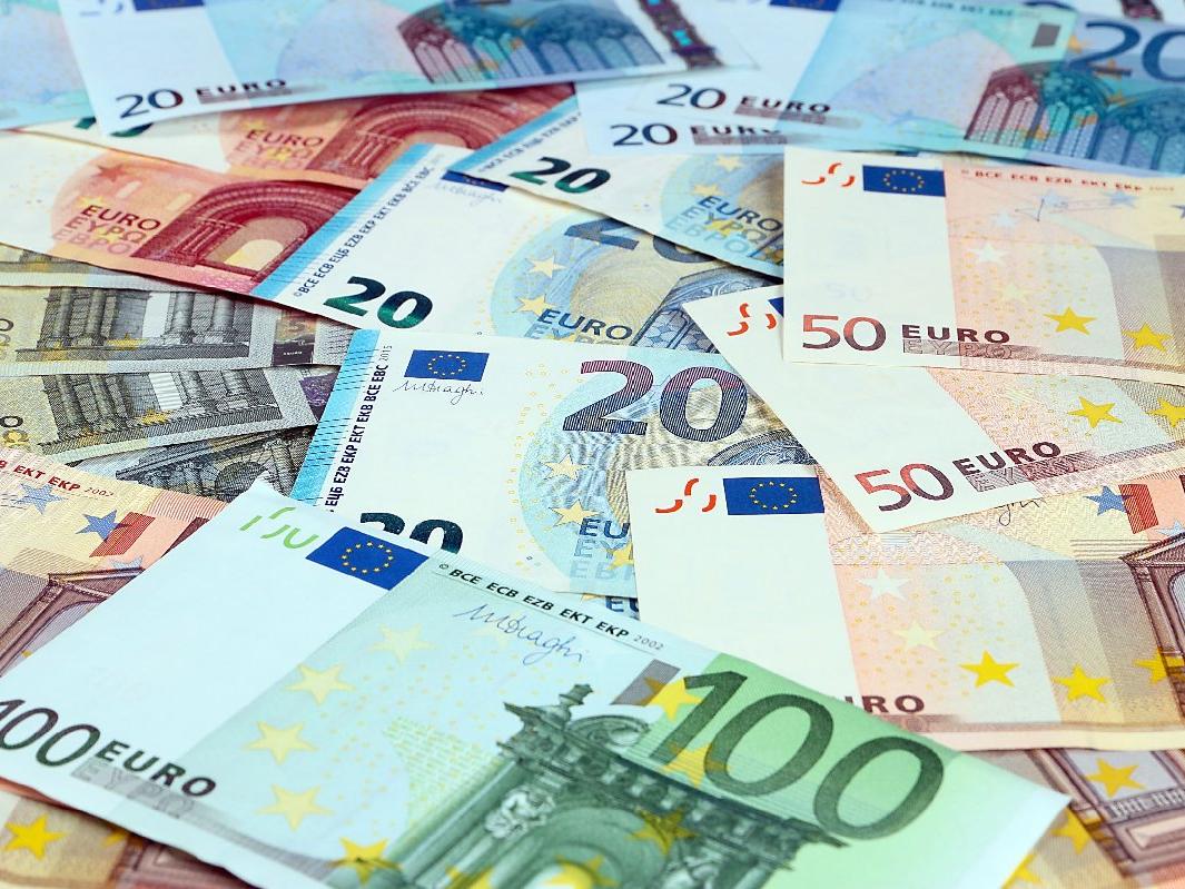Hazine yabancıdan 1,5 milyar euro borçlandı