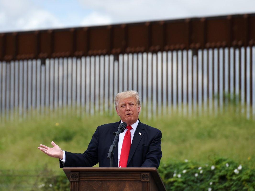 Trump sınırda konuştu: Biden ülkemizi yok ediyor