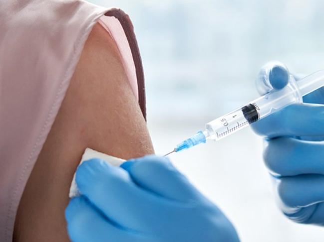 Sağlık Bakanlığı'ndan corona virüsü aşısıyla ilgili yeni karar! Uygulanmaya başlandı