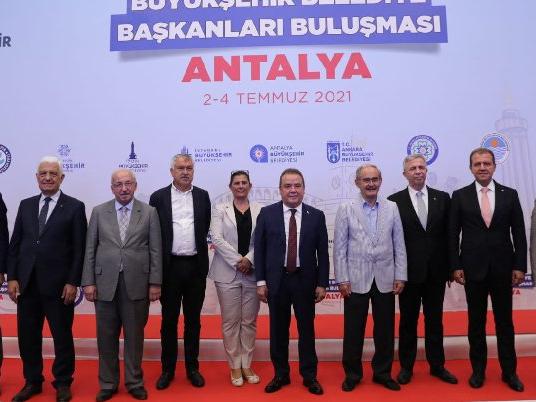 CHP'li başkanlar Antalya'da bir araya geldi