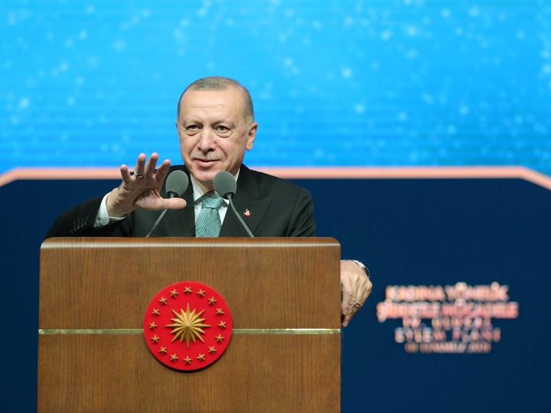 Financial Times'tan Erdoğan analizi: Ekonomik gerileme, desteği en düşük seviyeye getirdi