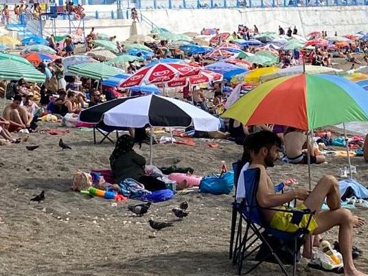 İmamlar AKP'li belediyeden özel plaj günü istedi