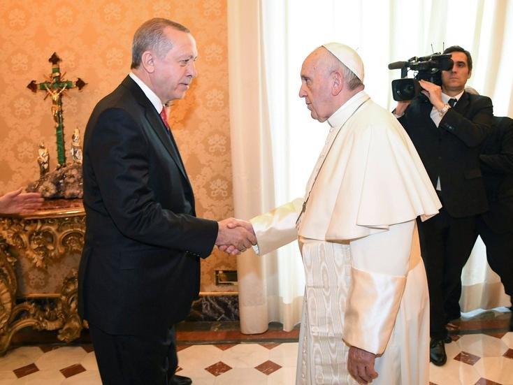 Erdoğan'dan Papa'ya 'geçmiş olsun' mesajı
