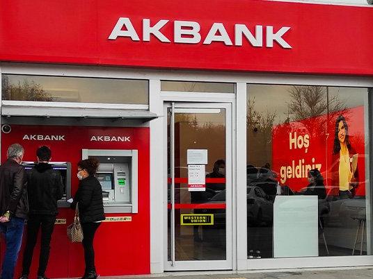 Akbank'ta teknik sorun devam ediyor: Bankadan özür mesajı