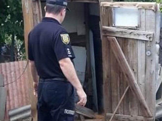 Tuvalet deliğine düşen telefonunu almak isteyen geç kız öldü