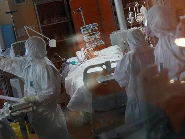 İtalya’da günlük vaka sayısı yeniden binin üzerinde