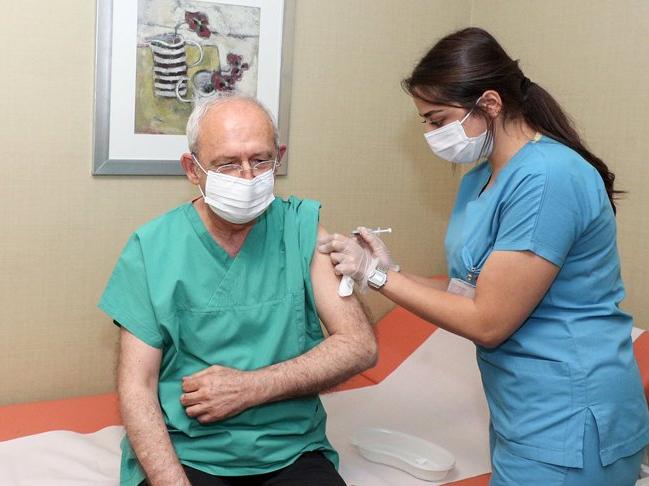 Kemal Kılıçdaroğlu 3'üncü doz corona aşısını yaptırdı