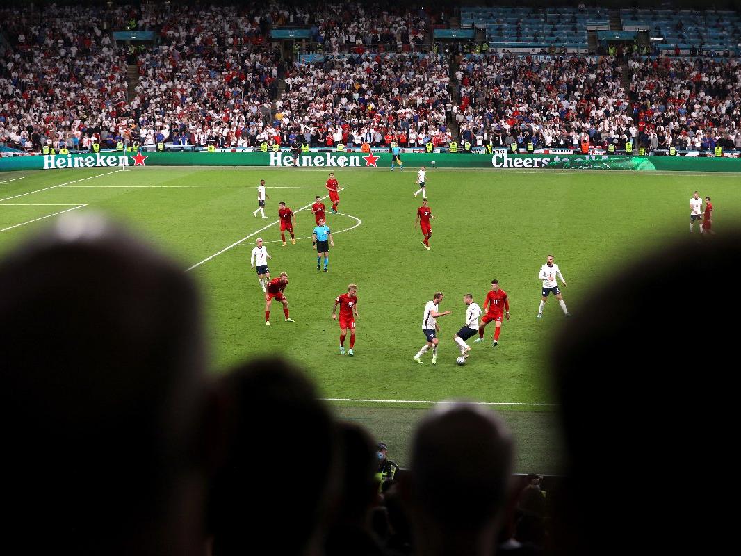 İngiltere-Danimarka maçında tarihe geçen pas trafiği! 161 saniyede gelen rekor