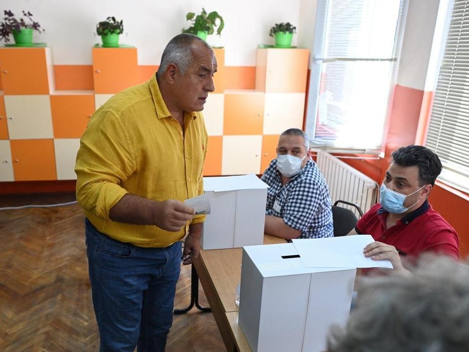 Bulgaristan'da Borisov’un partisi GERB az farkla önde