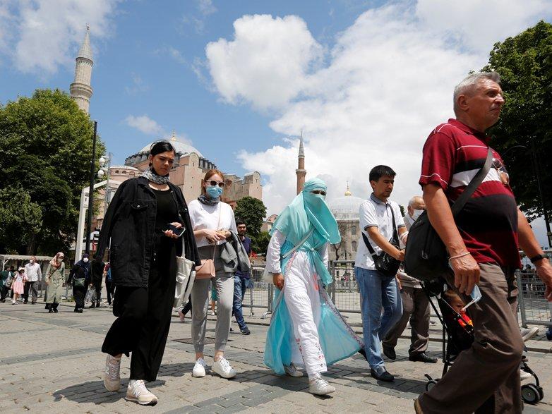 Reuters: Corona yasağı olmaması ve ucuz fiyatlar Arapları Türkiye'ye çekiyor