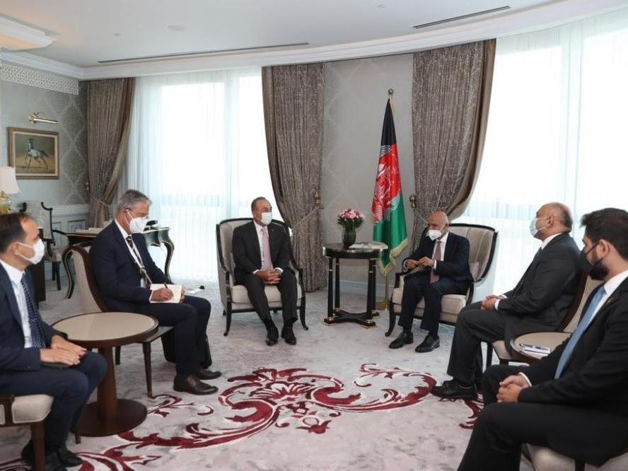 Çavuşoğlu, Afganistan Cumhurbaşkanı Gani ile bir araya geldi