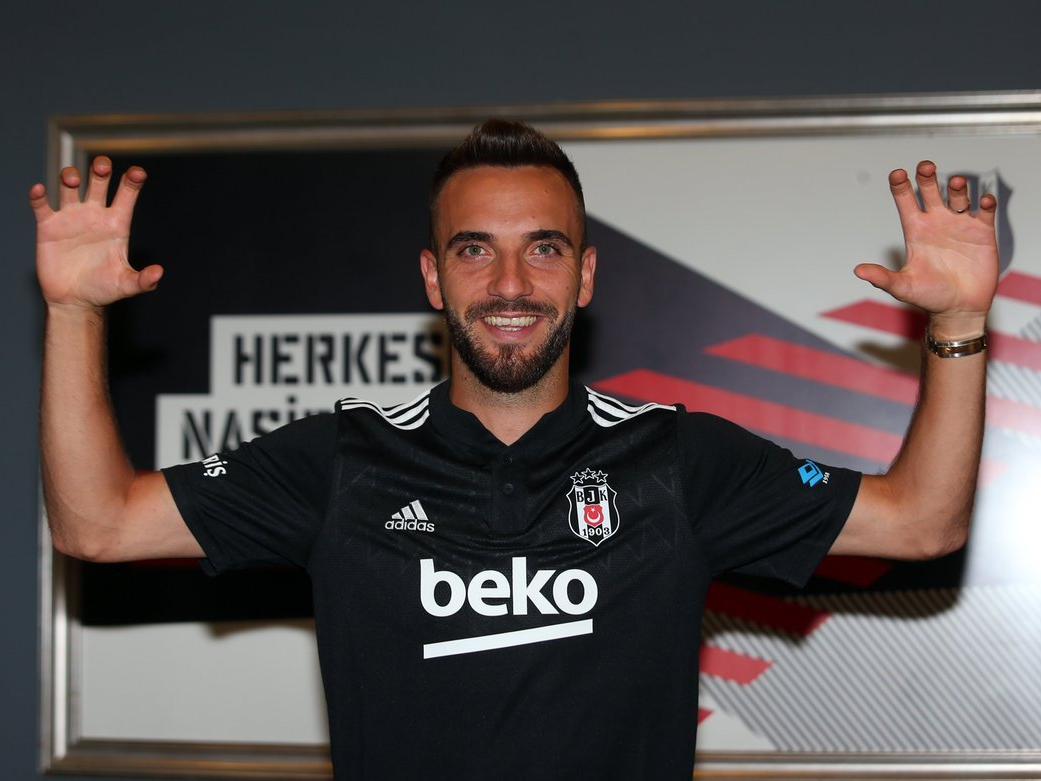 Beşiktaş 3. transferi Kenan Karaman'ı açıkladı
