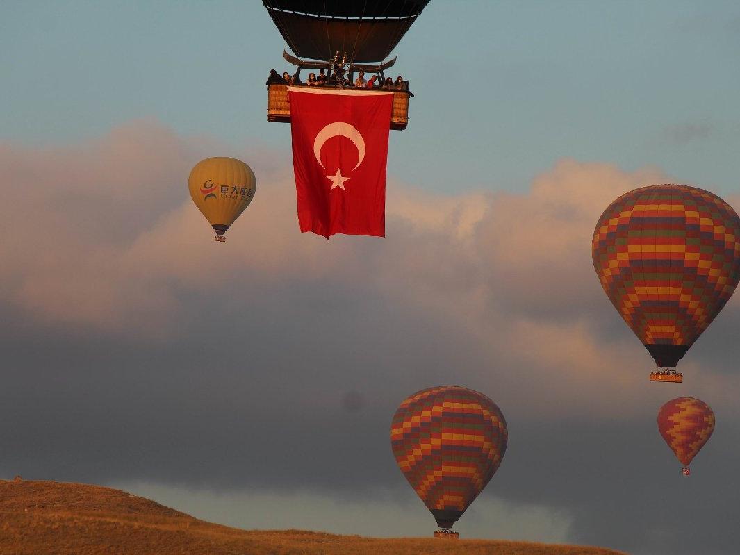 Kapadokya’dan tüm dünyaya “Türkiye geçilmez” mesajı