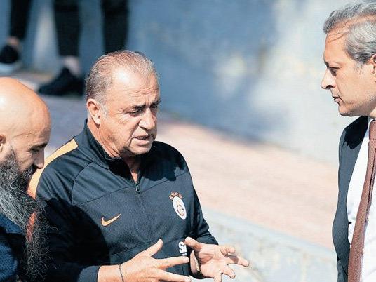 Galatasaray'da Fatih Terim yöneticilerle buluştu... Panik transfer yok hata yok