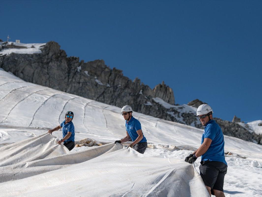 Presena buzulunda muşambalı önlem: Yüzde 70'ini kurtardı