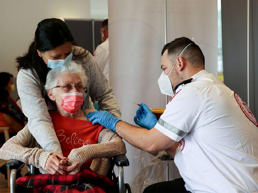 İsrail'de endişe verici çalışma: Aşının etkinliği 50 yaş ve üzerinde düştü