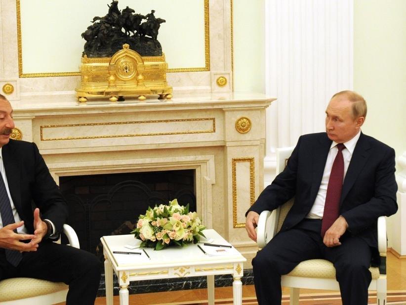 Azerbaycan Cumhurbaşkanı Aliyev, Putin ile bir araya geldi