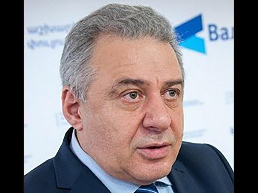 Ermenistan Savunma Bakanı Harutyunyan istifa etti