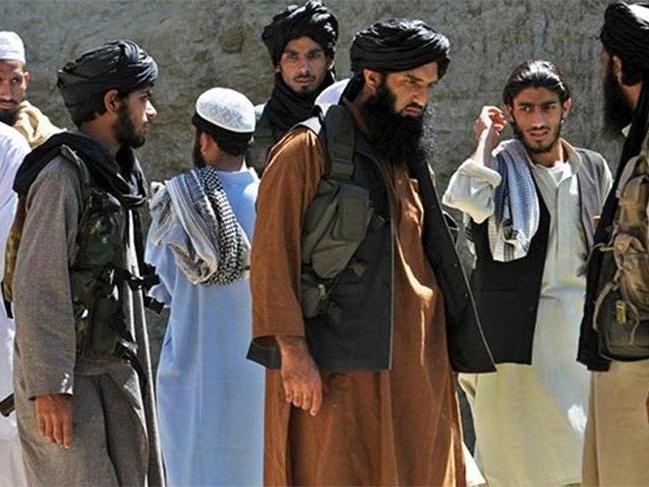 Afganistan'da kritik gelişme: Taliban 200'den fazla ilçe merkezini ele geçirdi