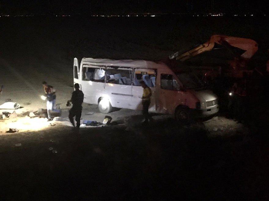Tarım işçilerini taşıyan minibüs takla attı: 1 ölü, 14 yaralı