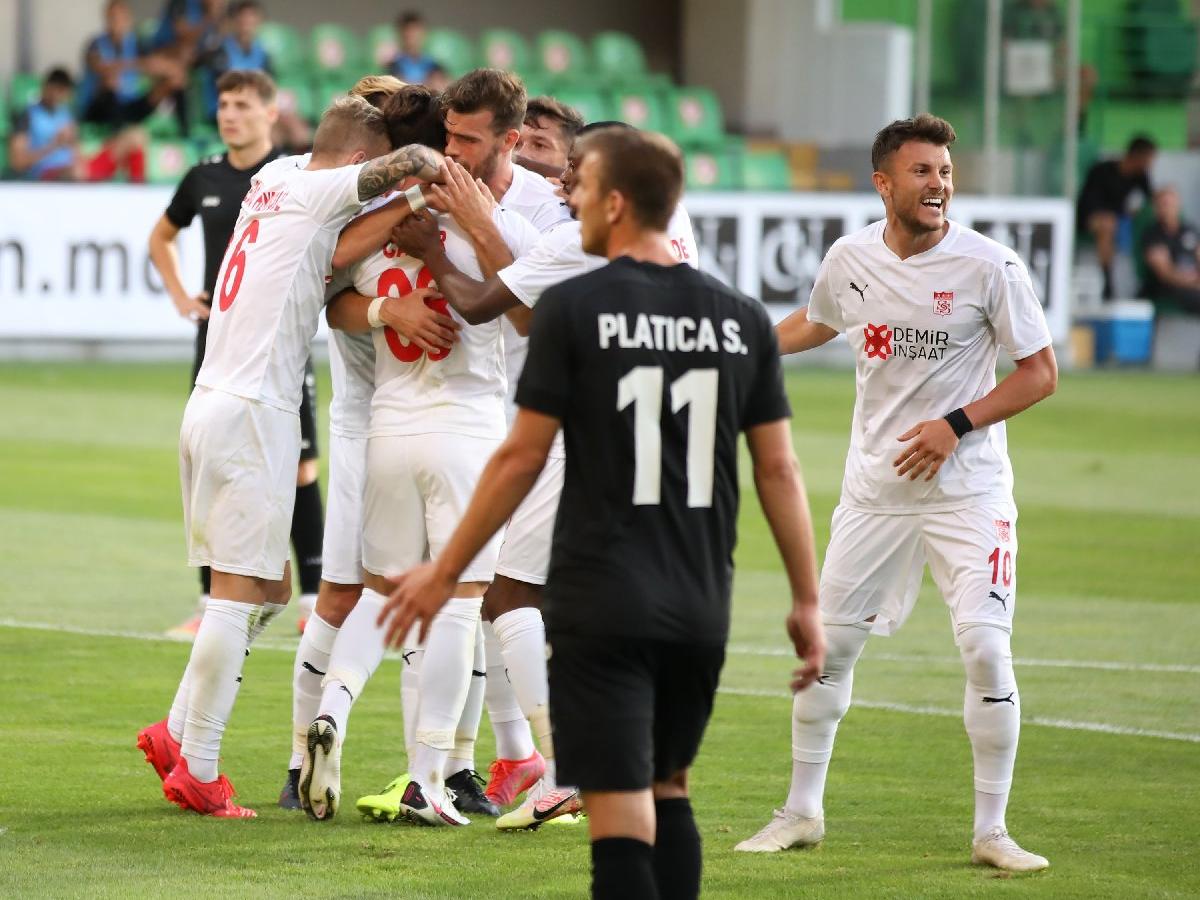 Sivasspor Petrocub'u deplasmanda yendi avantajı kaptı | Avrupa Konferans Ligi