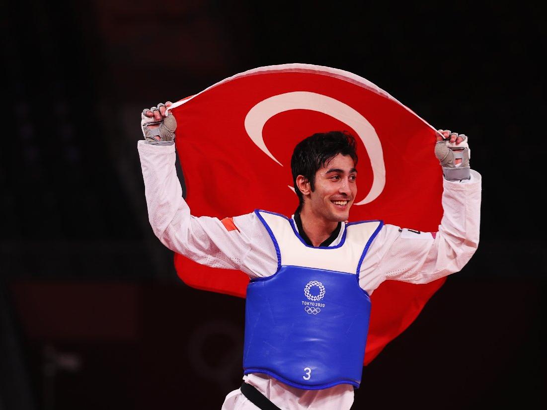 Türkiye, Tokyo'daki ilk madalyasını milli tekvandocu Hakan Reçber ile kazandı