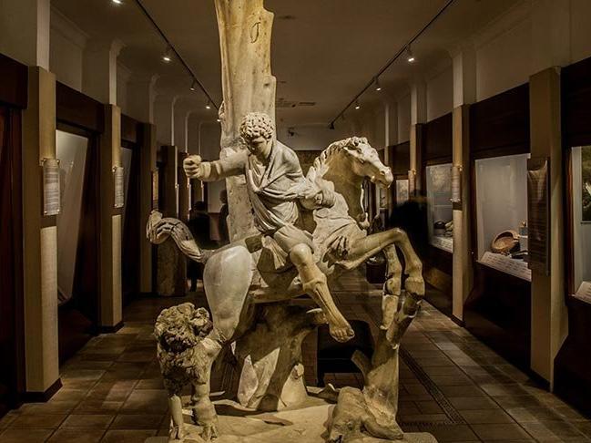 Türkiye'de Anadolu Medeniyetleri, dünyada Louvre