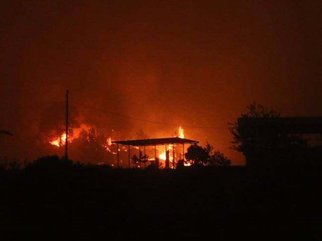 Adana'da yangın nedeniyle 4 köy boşaltıldı