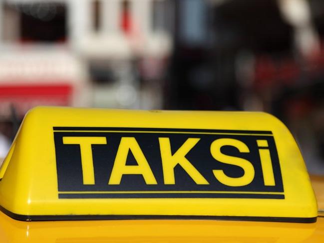 İBB, 302 havalimanı taksisinin ruhsatını askıya aldı