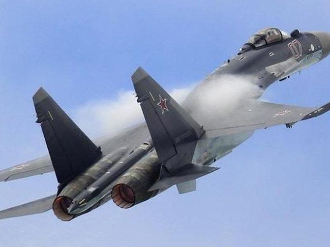 Rus savaş uçağı denize çakıldı