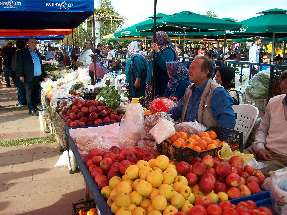 Meyve fiyatları bir yılda yüzde 108 arttı