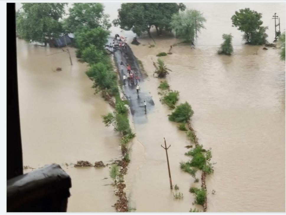 Hindistan'da sağanak yağışlar sele neden oldu: En az 15 ölü