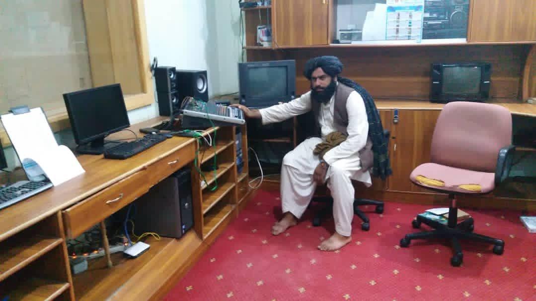 Taliban, Afganistan'da Ulusal Radyo ve Televizyon binasını ele geçirdi